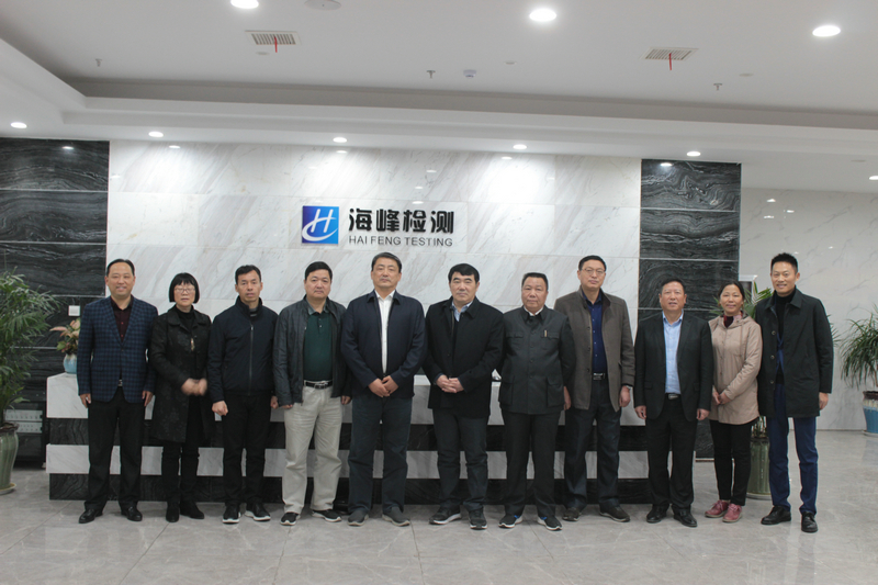 市人大副主任張懷科，市政協(xié)副主席張小樵，市政協(xié)經(jīng)濟(jì)委主任謝自信一行來我司參觀考研